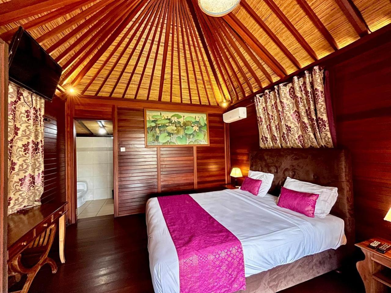 Puri Karang Besakih Hotel Menanga Bagian luar foto