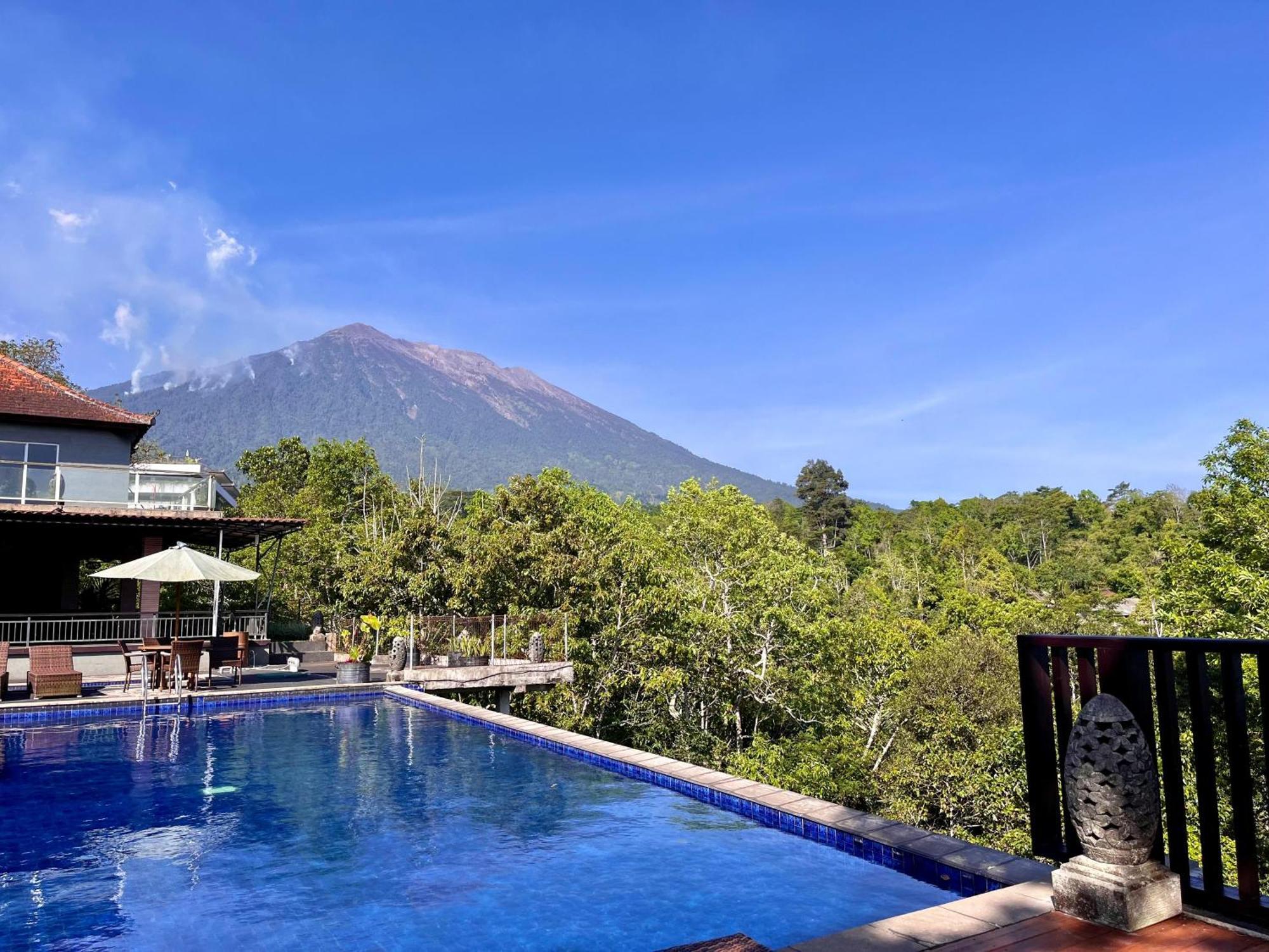 Puri Karang Besakih Hotel Menanga Bagian luar foto