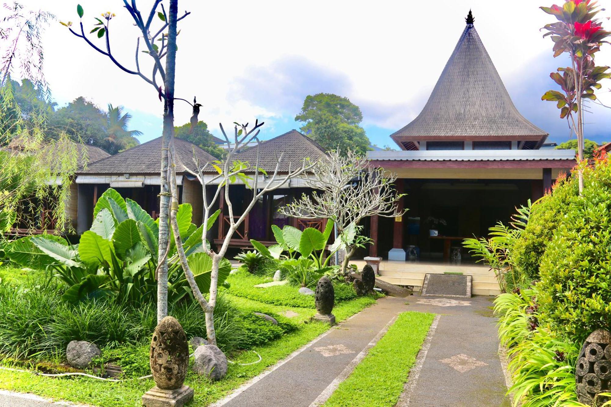 Puri Karang Besakih Hotel Menanga Bagian luar foto