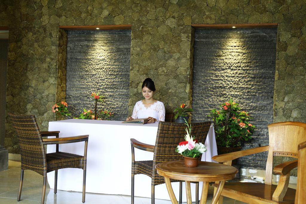 Puri Karang Besakih Hotel Menanga Bagian luar foto