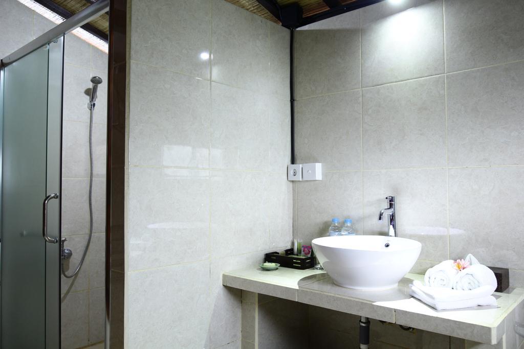 Puri Karang Besakih Hotel Menanga Bagian luar foto