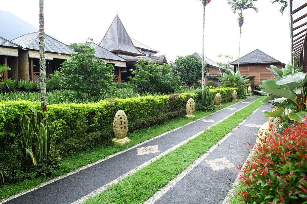 Puri Karang Besakih Hotel Menanga Bagian luar foto
